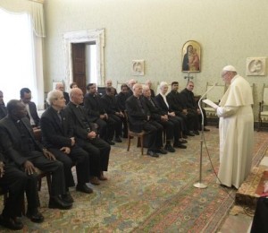 Papa aos rosminianos: ter a mão sempre estendida aos que sofrem